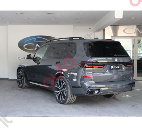 BMW X7 G07 LCI M Sport komplektas su žibintais skirtas pre LCI modeliams