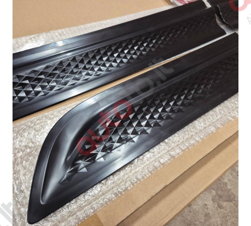 Macan 2014-2023 juostos ant durų 